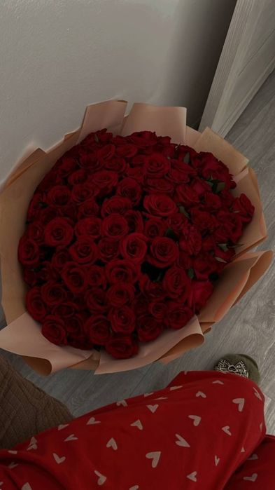 101 красных роз.