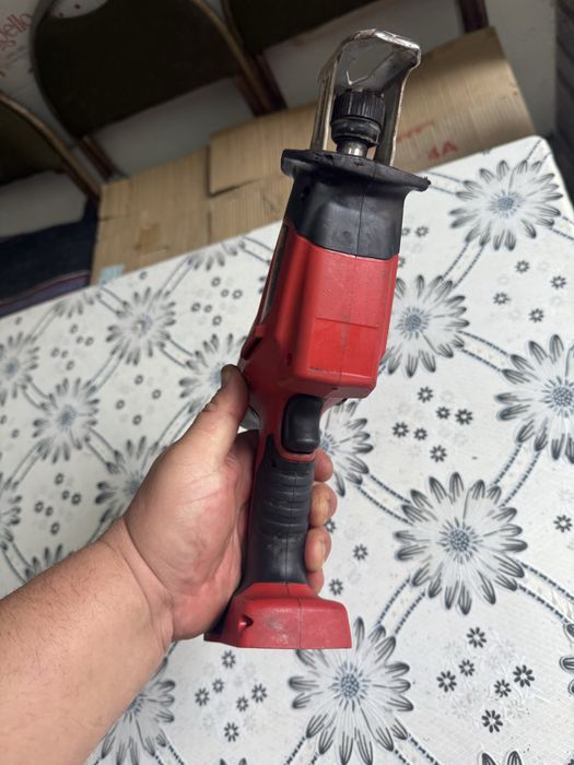 Акумулаторен саблен трион MILWAUKEE C18 HZ-0