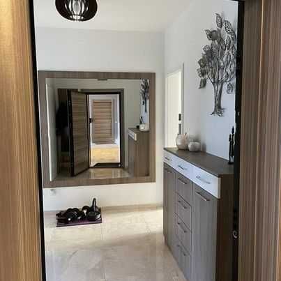 Дава се под наем Двустаен апартамент в София, Дианабад - 76 кв.м за 430 € - Снимка #1