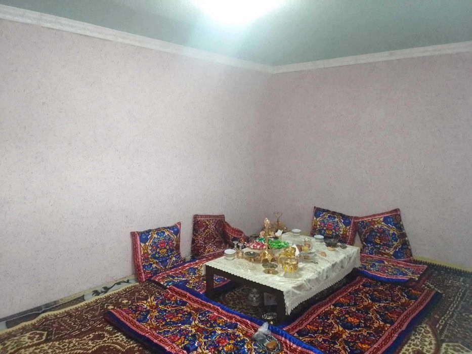 Uy sotiladi kelishadigan joyi bor