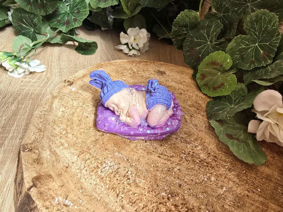 ~Бебенце върху възглавница или крило~Подарък за гости~Ръчна изработка~