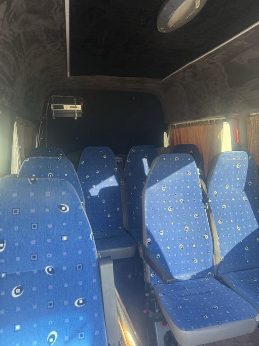 Vand sau schimb mercedes sprinter 8+1 special.
