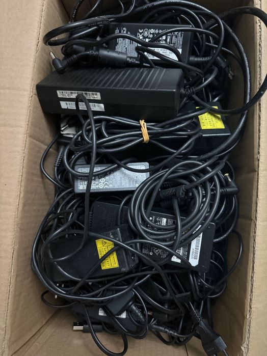 Зарядно за лаптоп Lenovo/HP/Toshiba