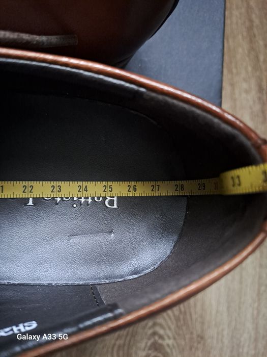 Vând pantofi noi din piele pentru bărbați,  brand  Battisto Lascari.