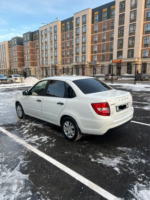Продам Lada Granta 2022