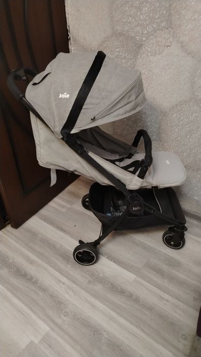 Продам детскую коляску Jole