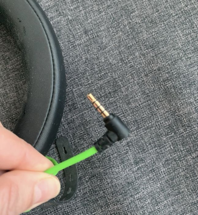 Tastatura si casti cu microfon