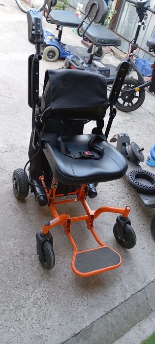 Căruț electric scuter dizabilități bătrâni 2 modele in poze