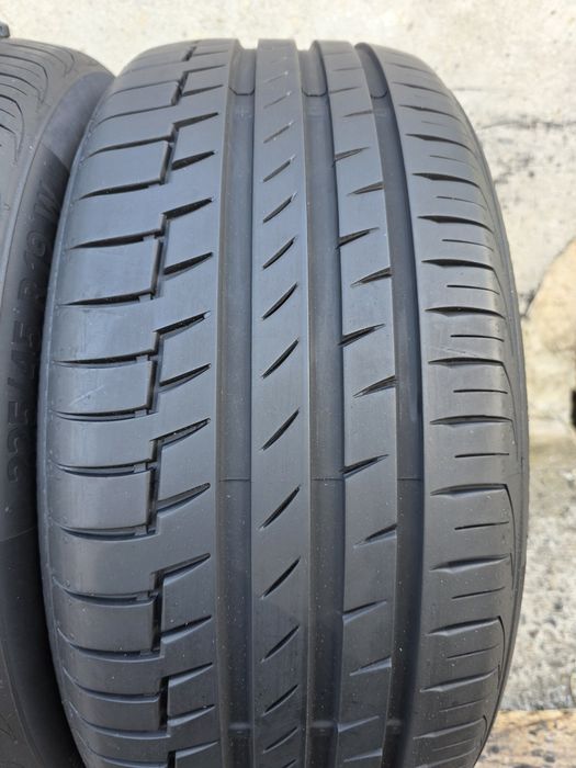 Vand  două anvelope de vara continental  225 45 19  dot 0723
