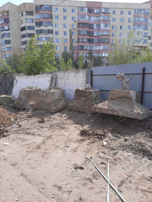 Фундамент под колонны (стакан) б/у. САМОВЫВОЗ