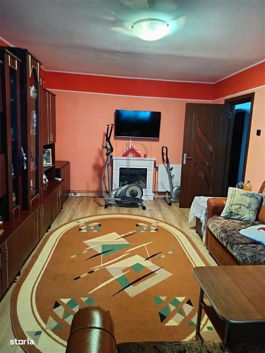 Soarelui - Parter Inalt - 3 Camere - 2 Bai - Centrala Proprie - Balcon