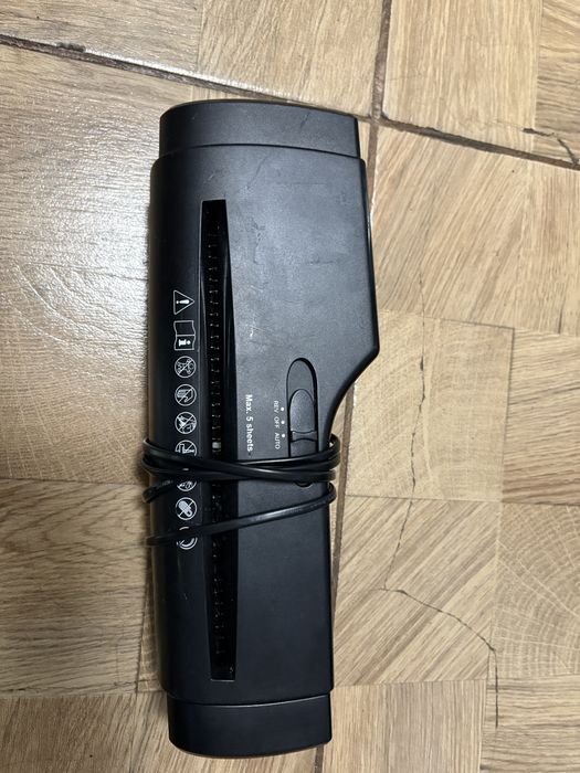 Distrugator documente( tocător hârtie)