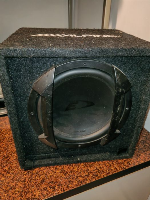 Субуфер Alpine,CD радио Sony,Усилвател Sony,4бр тонколони Alpine, кабе
