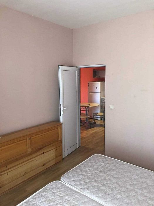 Двустаен апартамент в Модерно предградие