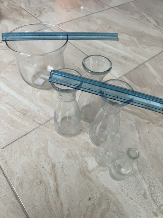 стъклени вази и чаши