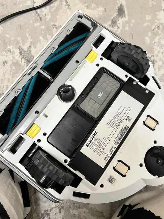 ПРОДАЮ  Робот-пилосос Samsung Jet Bot AI+