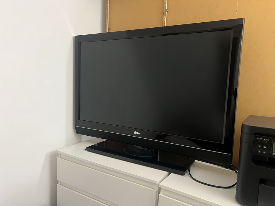 Телевизор LG 42”