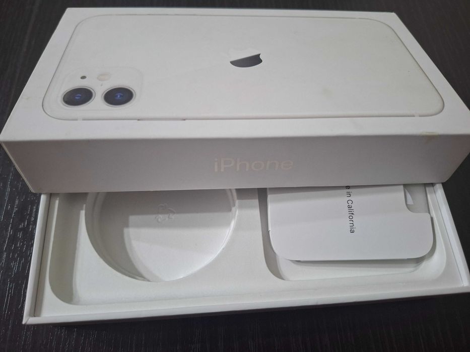 Iphone 11 белый  128 ггбт