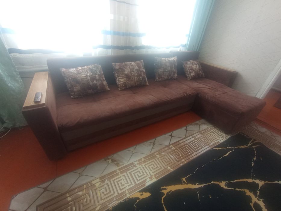 Продам диван нормальное состояние