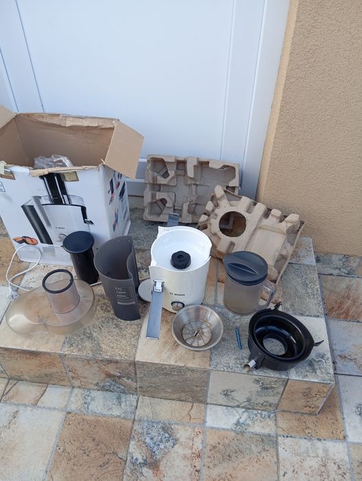 Storcător de fructe Bosch