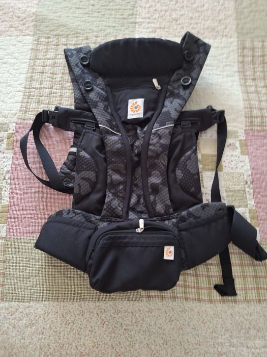 Marsupiu Ergobaby Omni Breeze Onyx