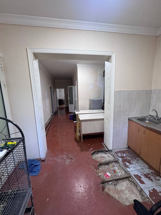 Продажа 2/1/4 на Юнусабад-12 [70м²] первая линия для бизнеса