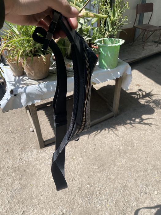 Продаю барсетку калвин кляйн