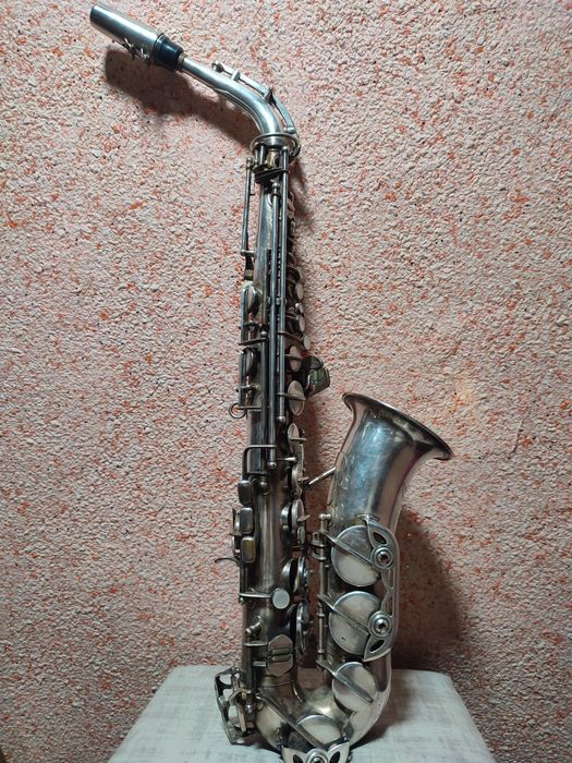 Саксофон альт Amati Deluxe