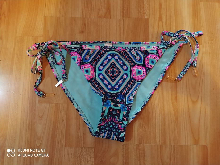 Бански с етикет лято