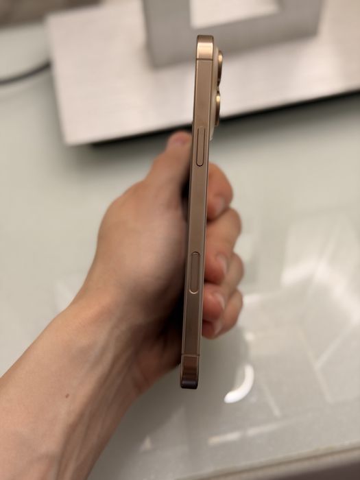 IPhone 16 Pro Max 256 GB в отличном состоянии