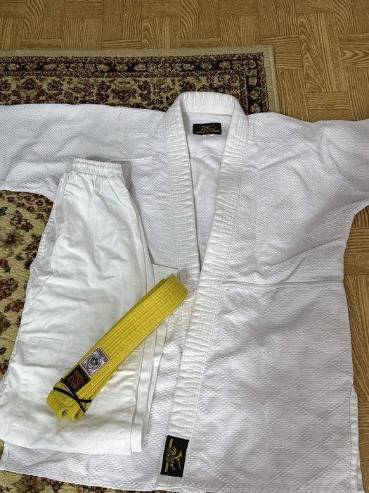 Кимоно для дзюдо продаю!