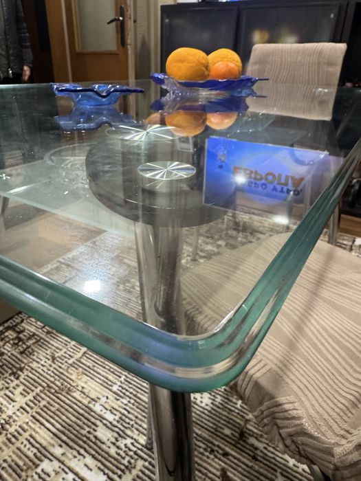 Стъклена маса за хол,кухня стая