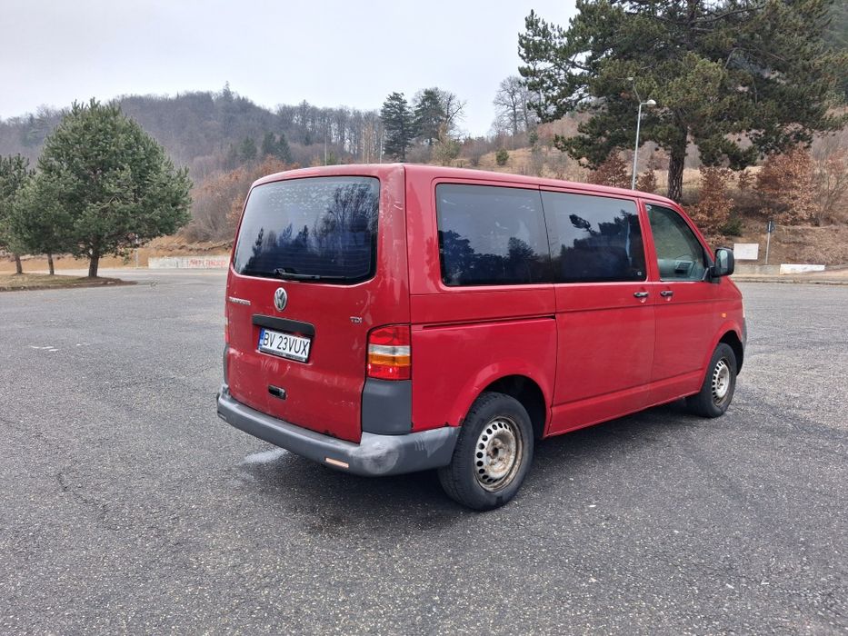 Vw transporter 8+1 locuri motor 1.9tdi an 2007  2500euro fixx