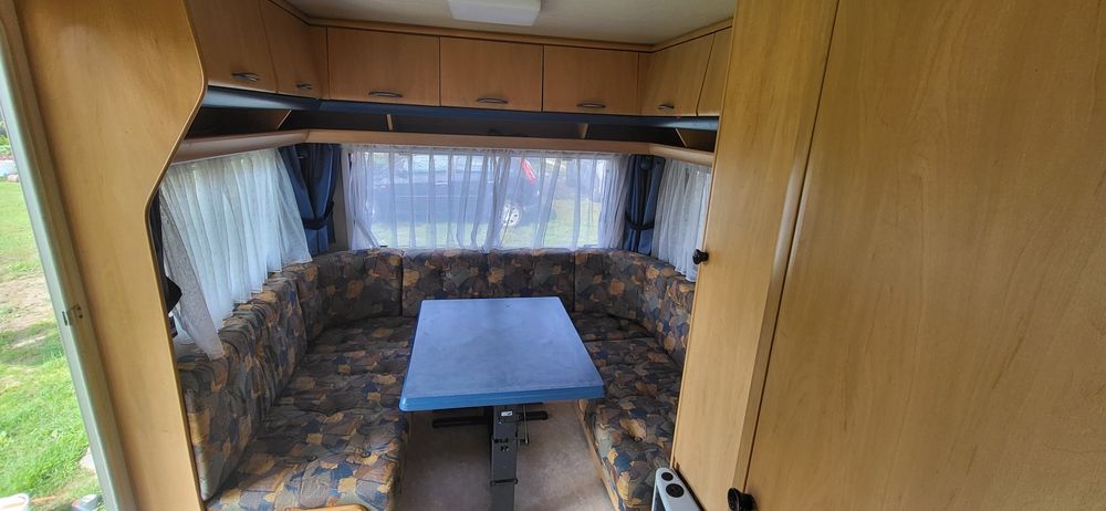 Vând rulota Hobby 10R De Luxe