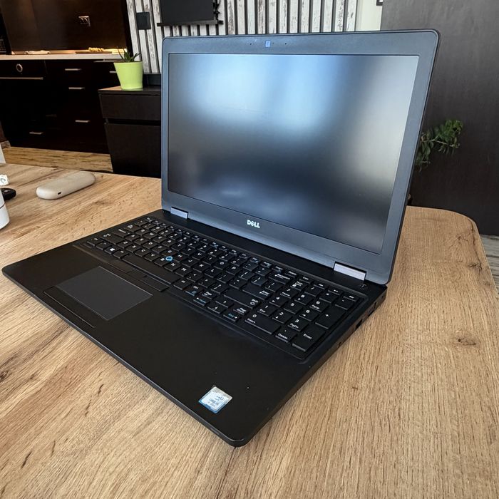 Dell Precision 3520