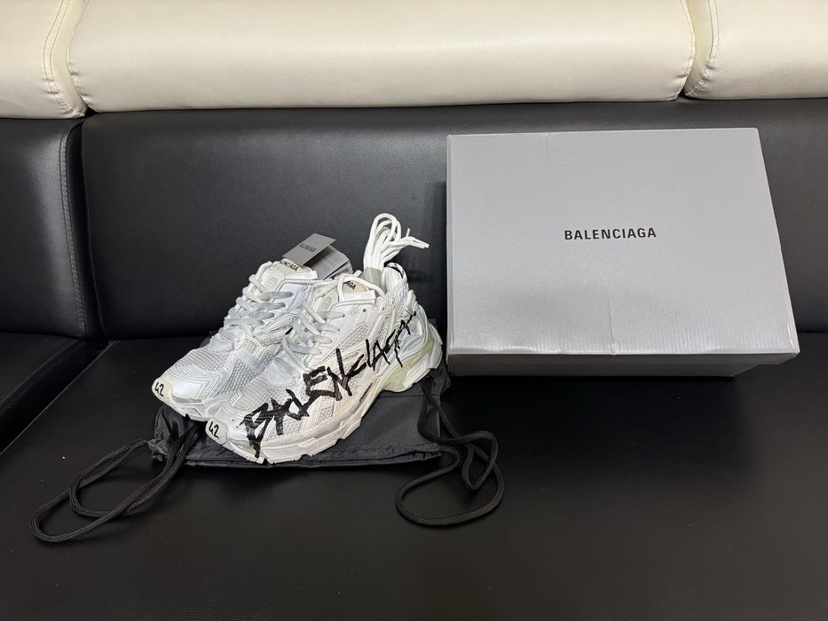 Balenciaga Runner White Grafitti