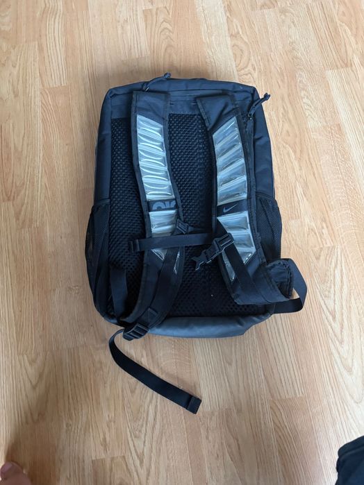 Vand rucsacuri nike urgent