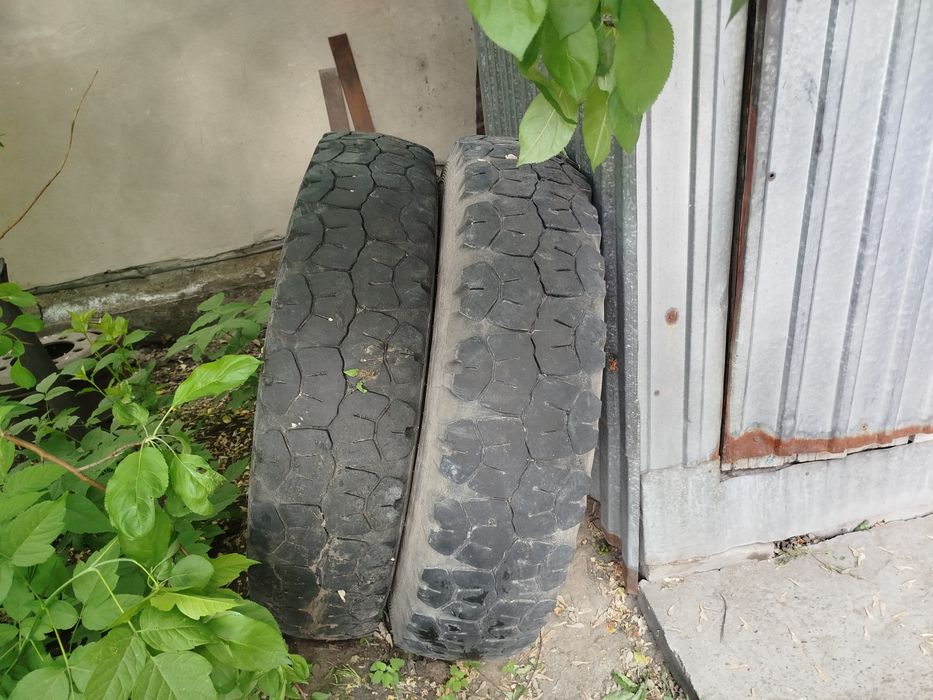 Продам две шины на зил