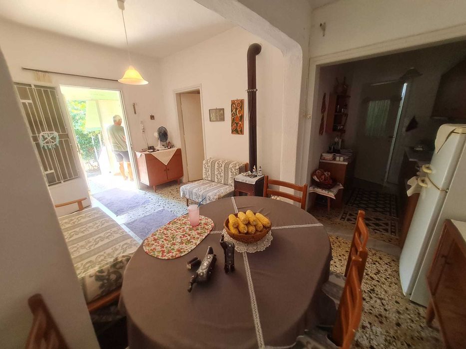 Продава 2 ет къща 110 м2 до морето с двор 200 м2 Аспровалта, Гърция