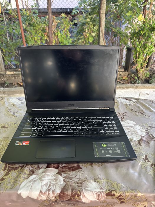 Laptop MSI Alpha 15 B5EEK черно