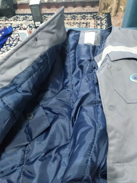 Продам жилетку серую