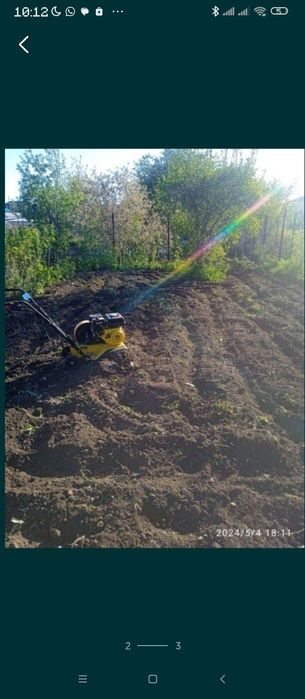 Вспашка земли мотоплугом