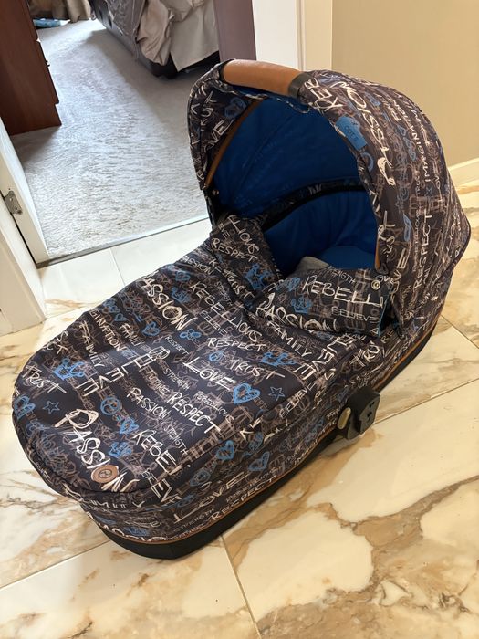 Продавам детска количка Cybex Balios S в комплект със зимен кош