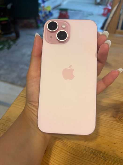 Vand telefon iphone 15 ping