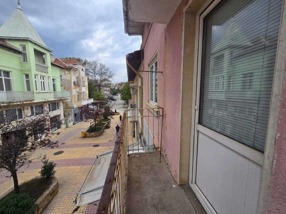 Продава се Къща в Петрич - 311 кв.м за 965 €/кв.м - Снимка #14