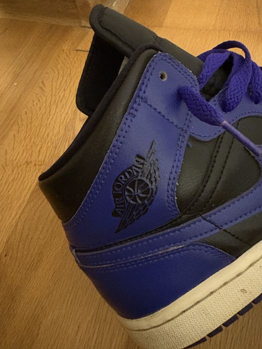 Adidasi Jordan 1, mov