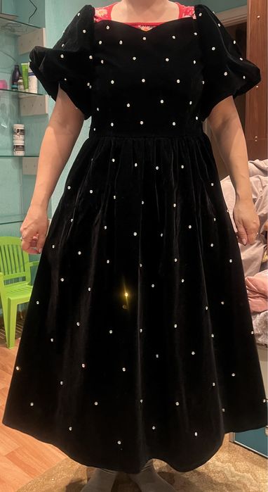 Продам женские платья