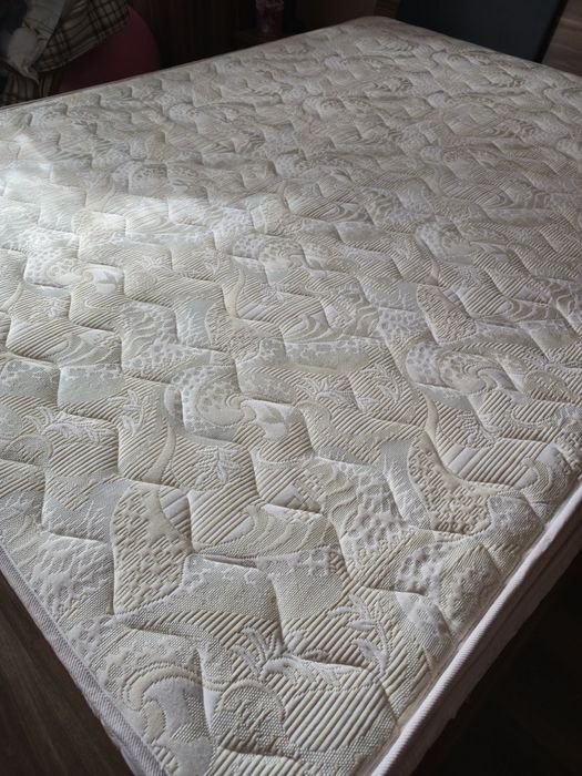 Спалня 160/200 с матрак и подматрачни рамки