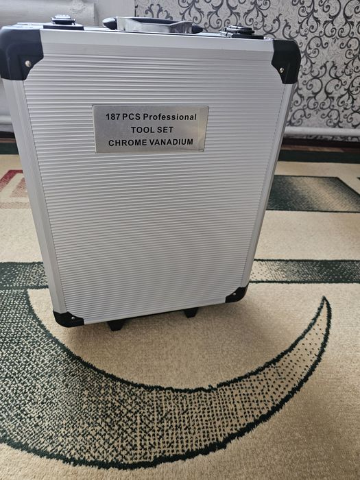 Продам набор инструментов