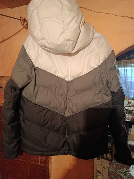 Geaca Nike primavara ca noua XL copii M adulți